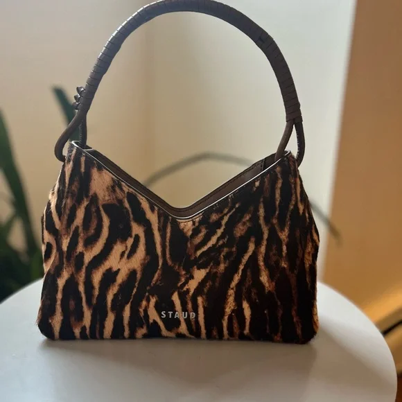 STAUD Valerie Shoulder Bag in Lady Leopard Cacao w/ detachable crossbody strap - Picture 4 of 16